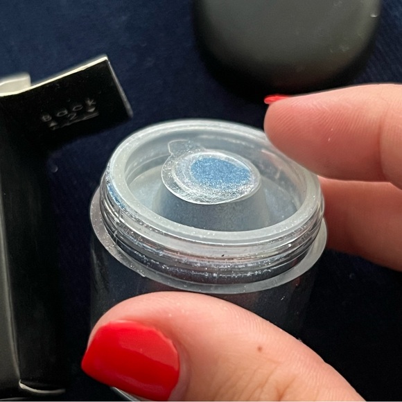 MAC PIGMENT EYESHADOW - Corn flower - Picture 3 of 4